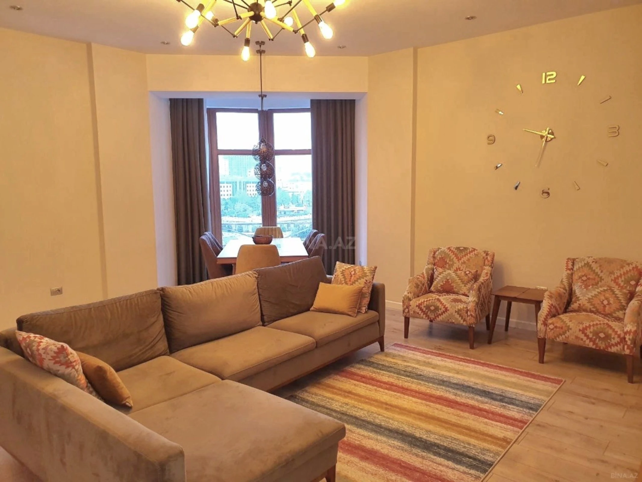 Satılır 3 otaqlı mənzil 162 m²