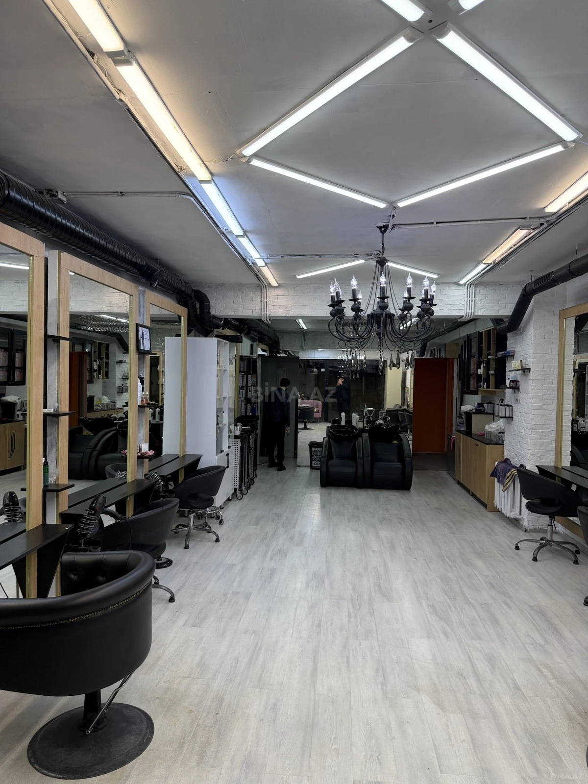 Kirayə verilir obyekt 155 m²