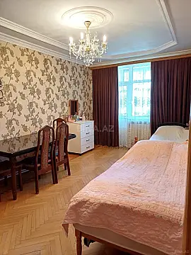 Satılır 5 otaqlı mənzil 110 m²