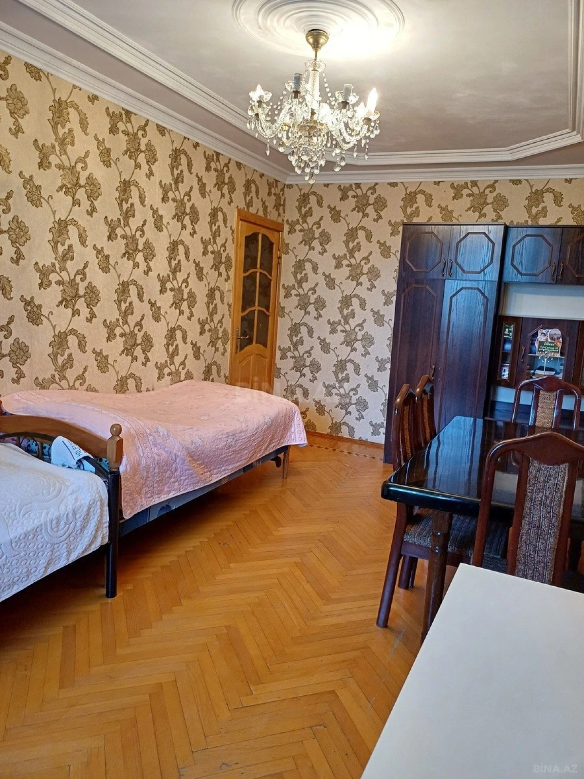 Satılır 5 otaqlı mənzil 110 m²