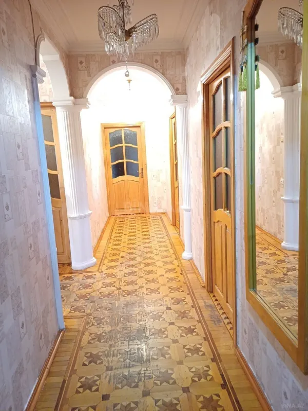 Satılır 5 otaqlı mənzil 110 m²