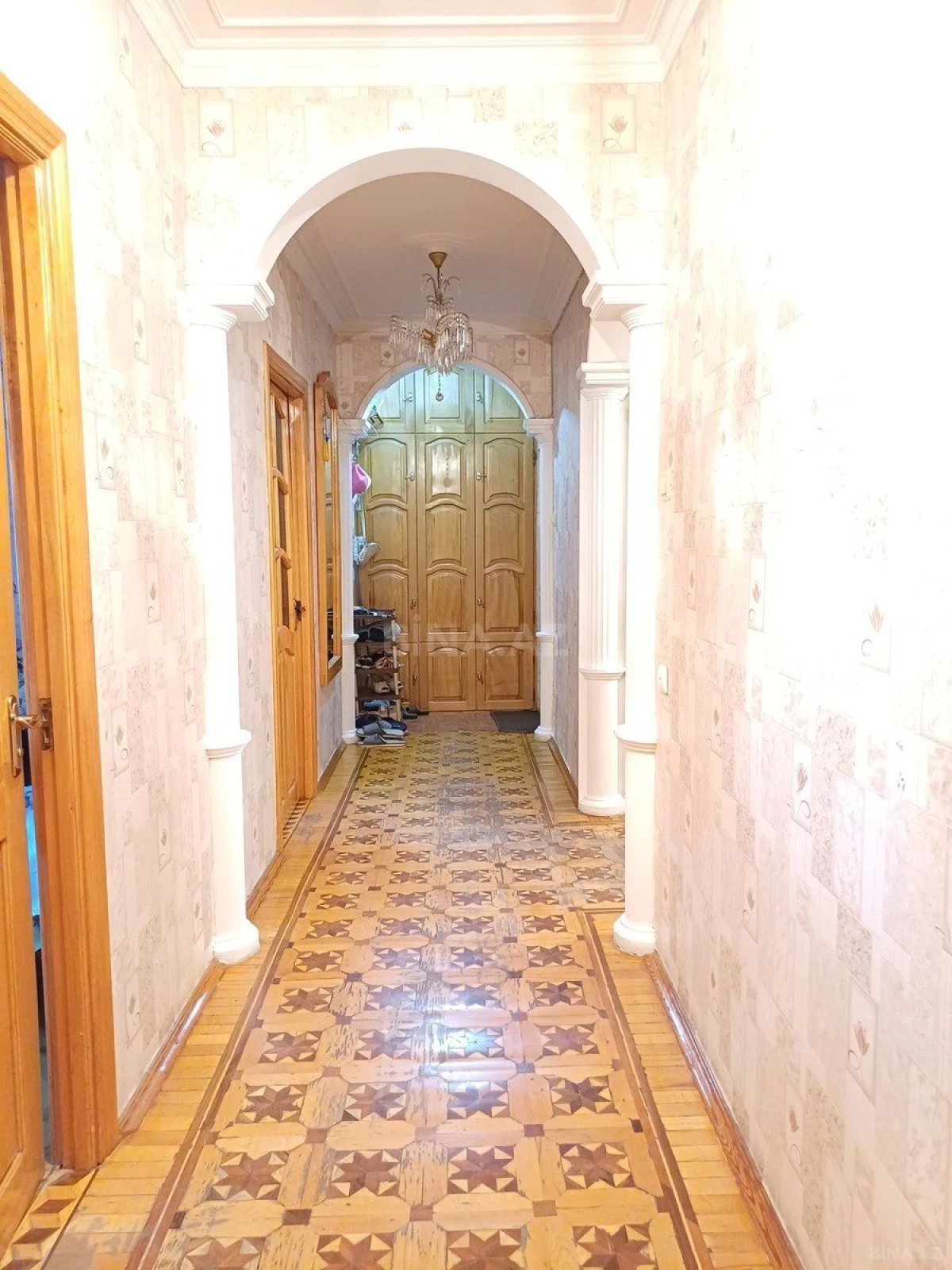 Satılır 5 otaqlı mənzil 110 m²