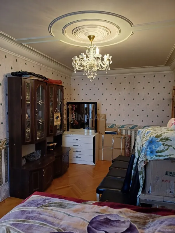 Satılır 5 otaqlı mənzil 110 m²