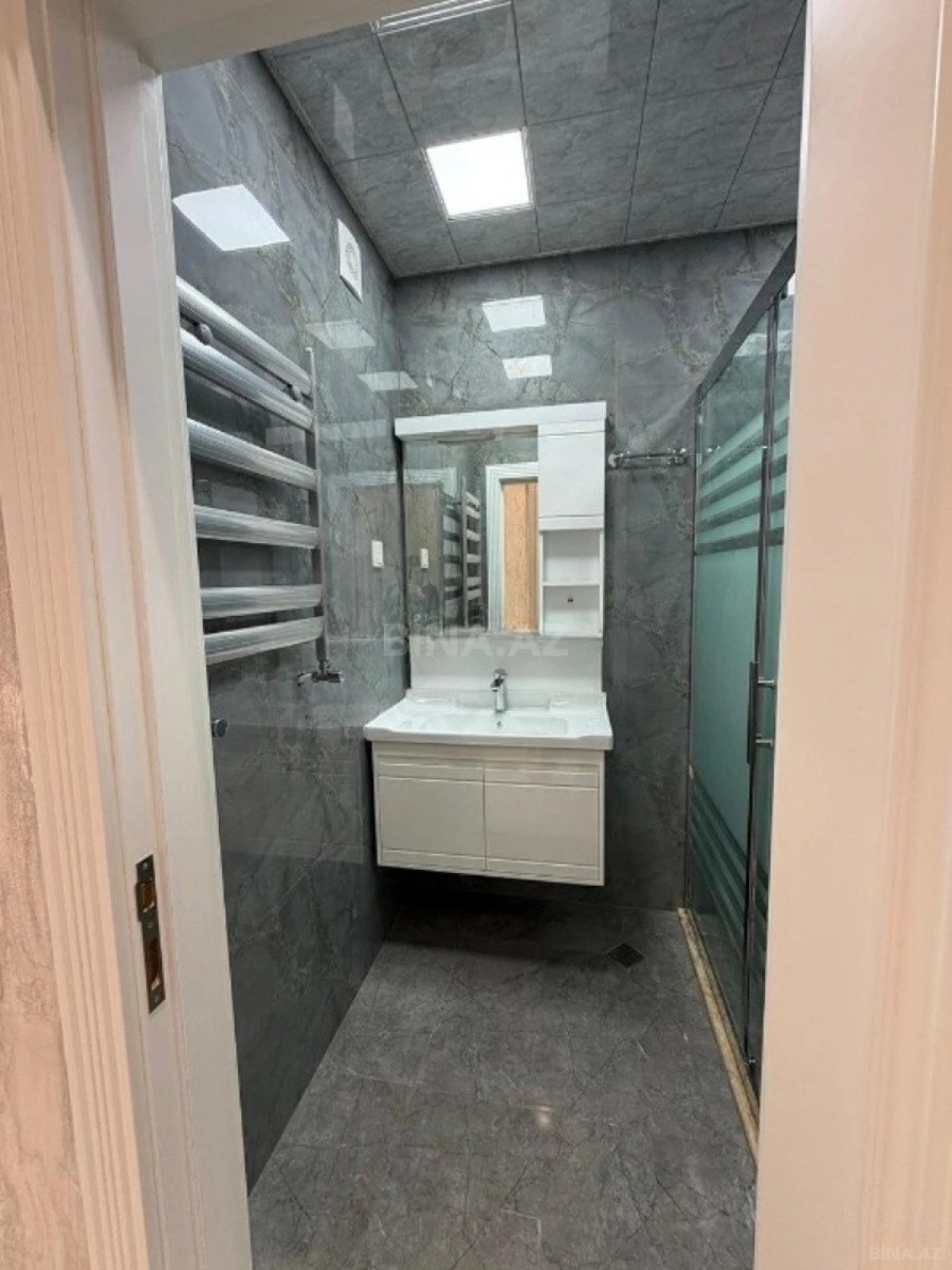 Satılır 2 otaqlı mənzil 95 m²