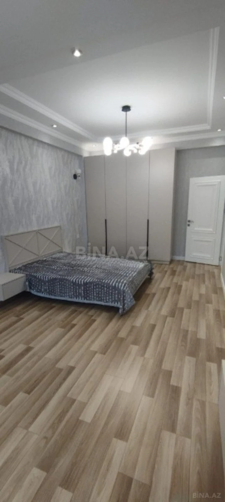 Satılır 2 otaqlı mənzil 95 m²