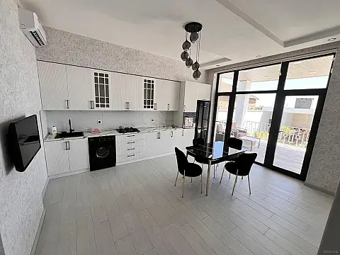 Kirayə verilir 3 otaqlı həyət evi 250 m²