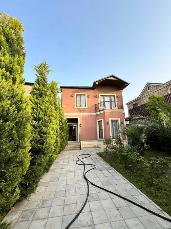Kirayə verilir 4 otaqlı həyət evi 200 m²