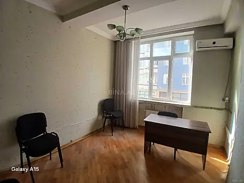 Kirayə verilir 4 otaqlı ofis 150 m²