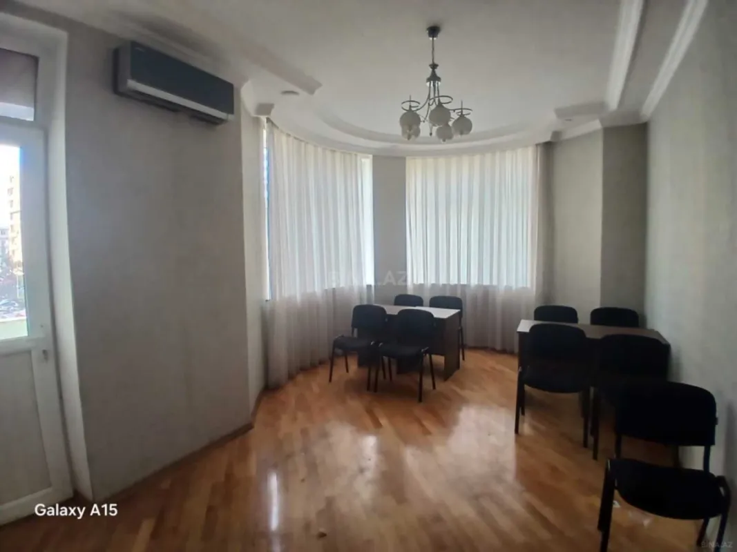Kirayə verilir 4 otaqlı ofis 150 m²