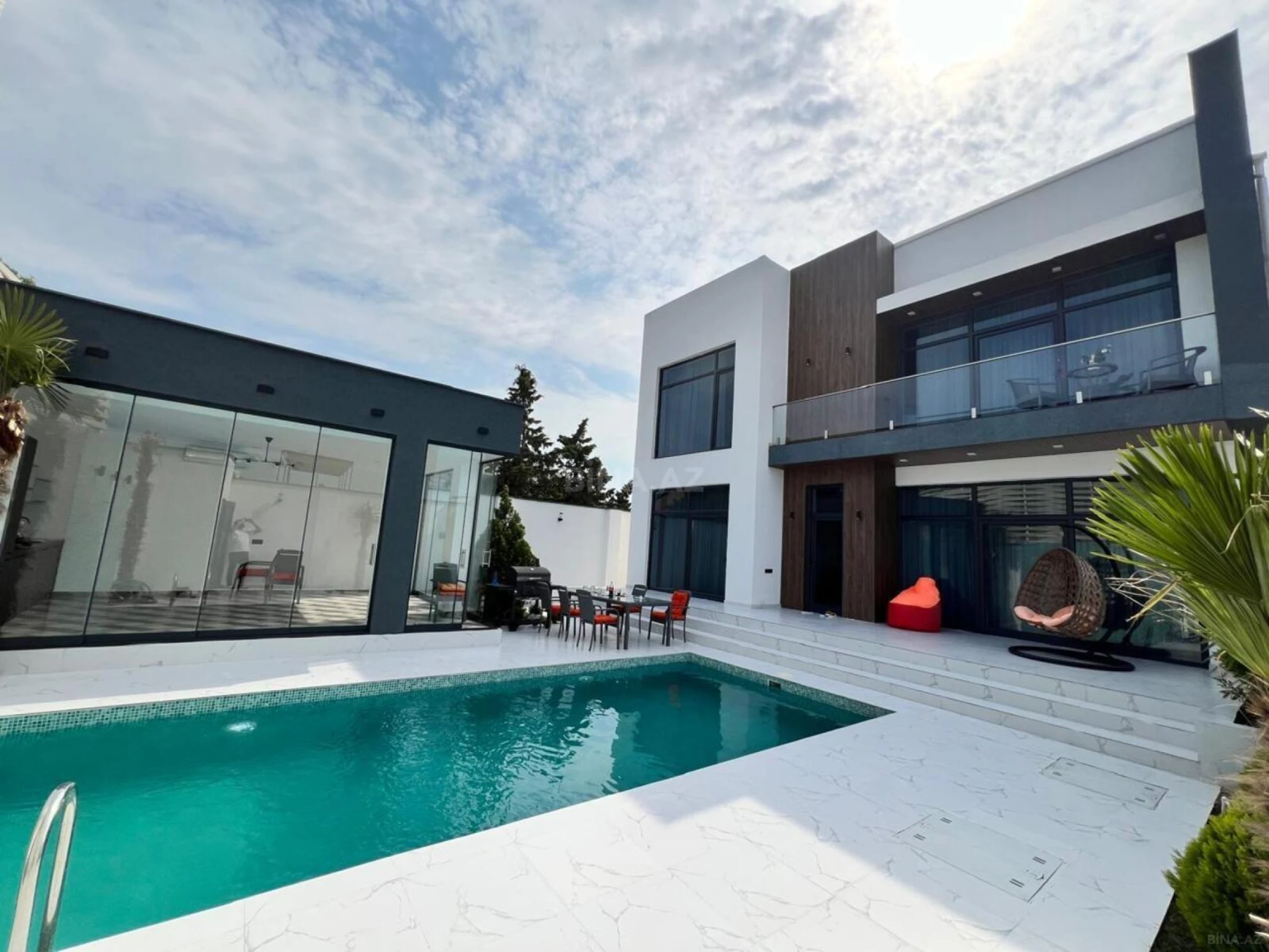 Kirayə verilir 4 otaqlı həyət evi 360 m²