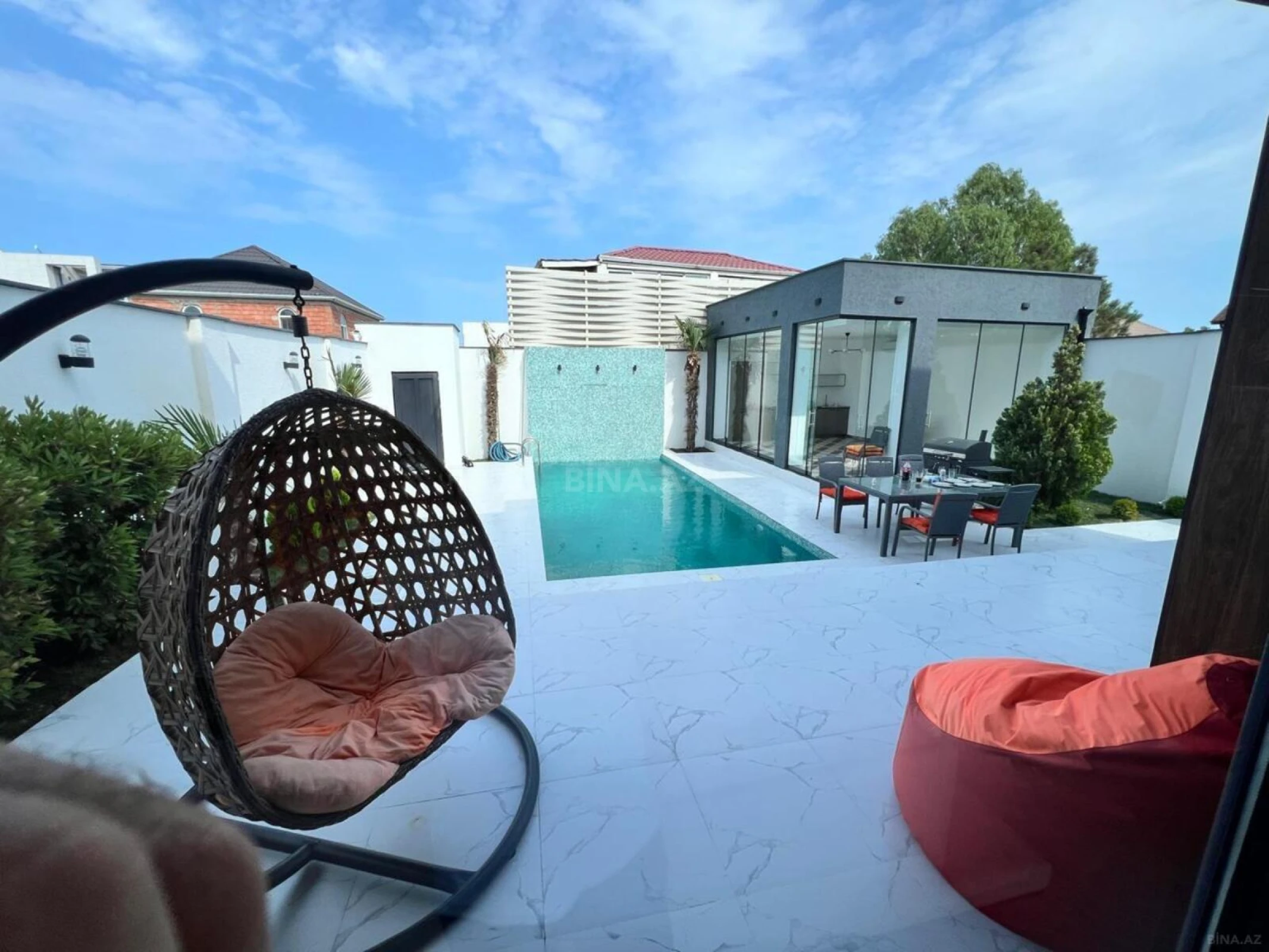 Kirayə verilir 4 otaqlı həyət evi 360 m²