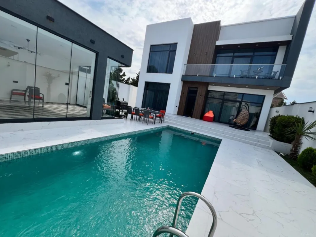 Kirayə verilir 4 otaqlı həyət evi 360 m²