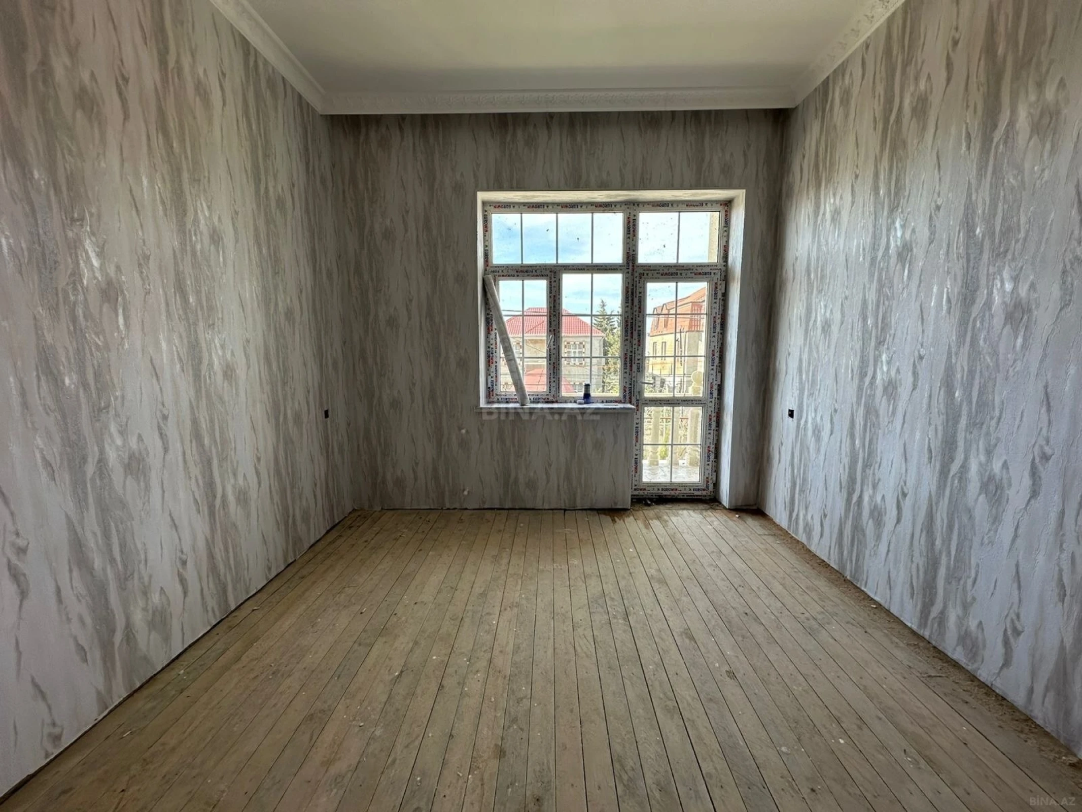 Satılır 4 otaqlı həyət evi 140 m²