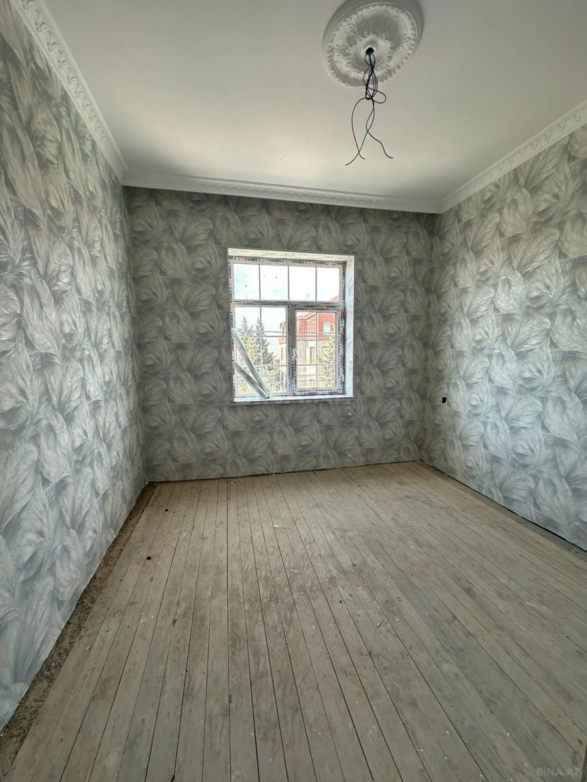 Satılır 4 otaqlı həyət evi 140 m²