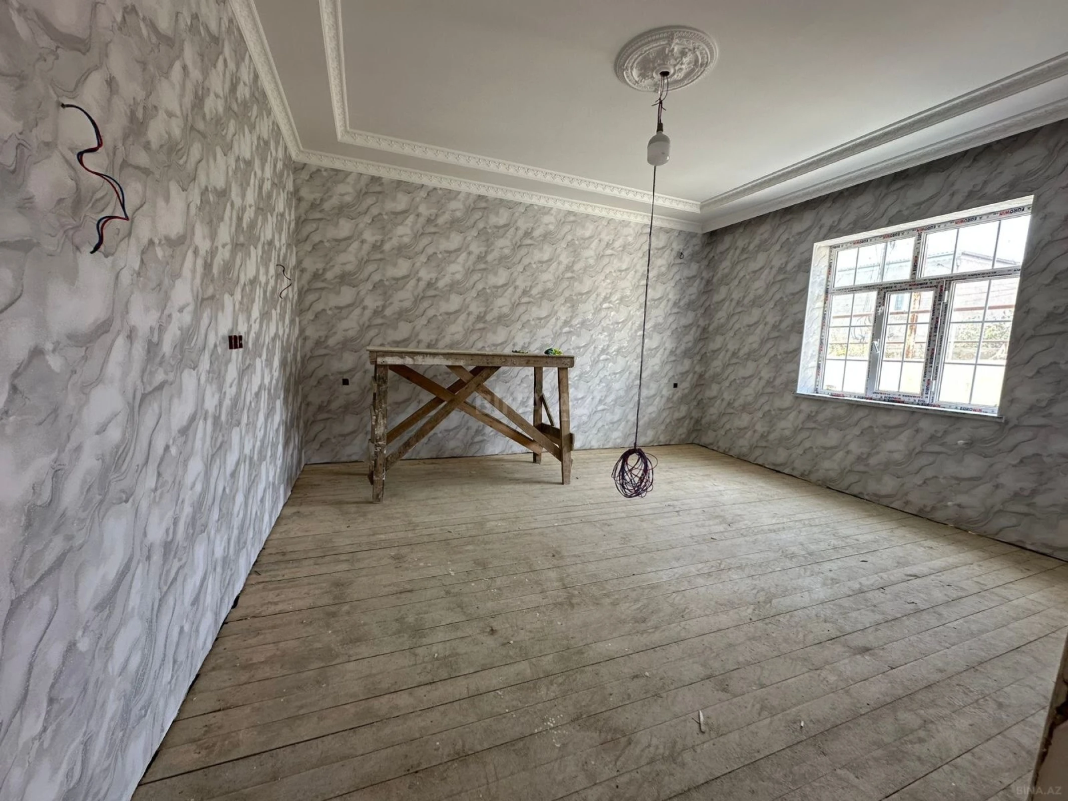 Satılır 4 otaqlı həyət evi 140 m²
