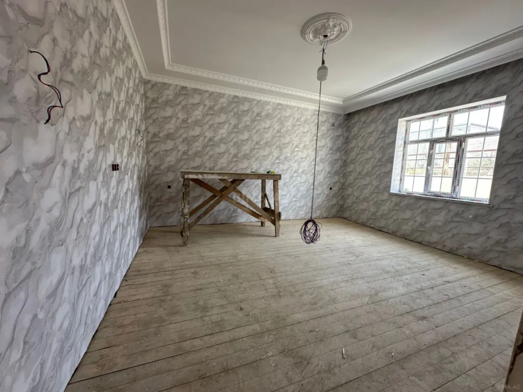 Satılır 4 otaqlı həyət evi 140 m²