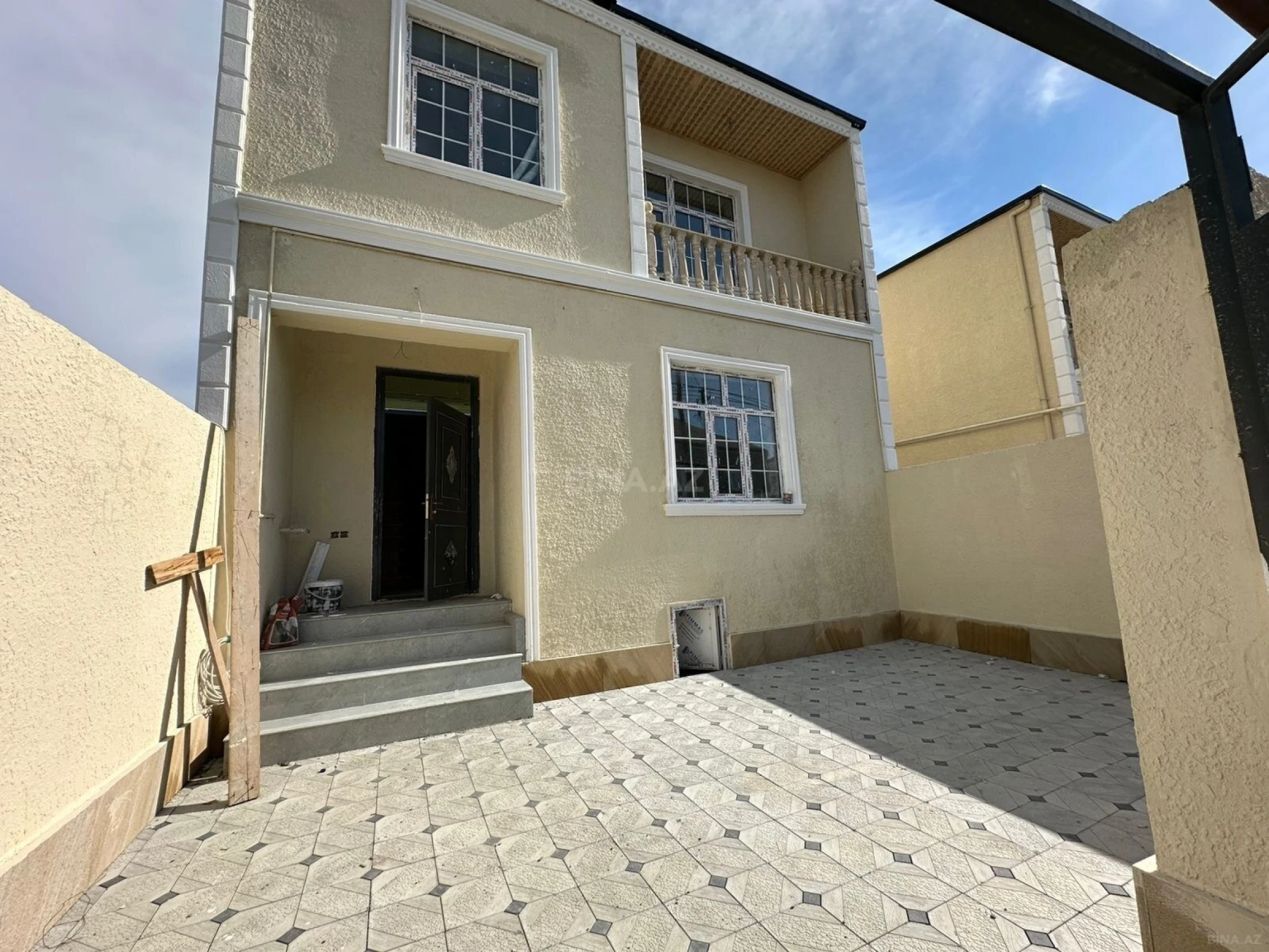 Satılır 4 otaqlı həyət evi 140 m²