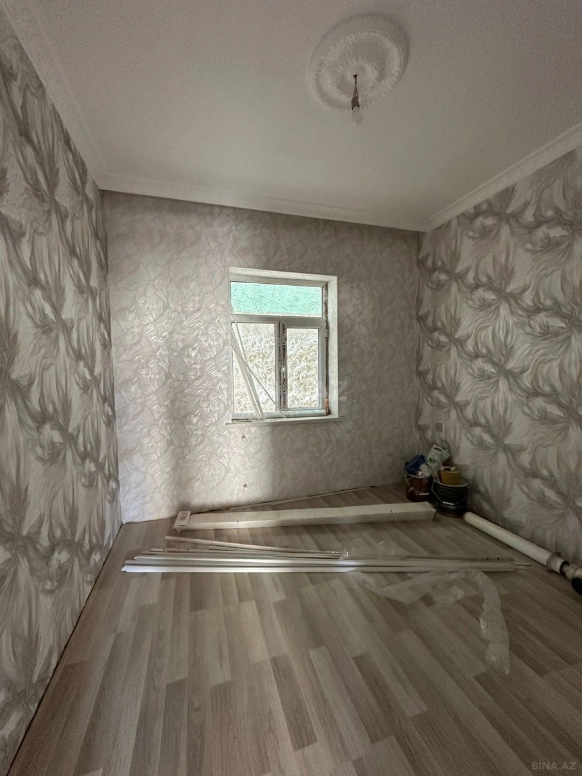 Satılır 6 otaqlı həyət evi 180 m²