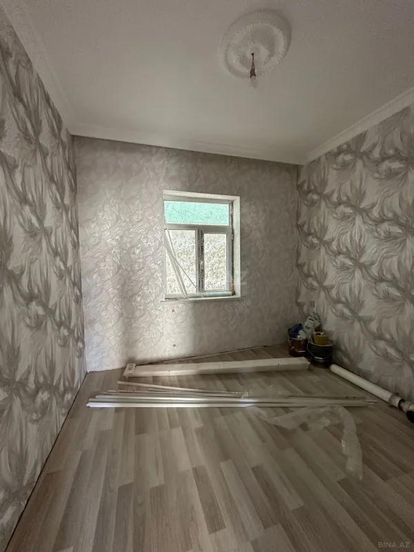 Satılır 6 otaqlı həyət evi 180 m²