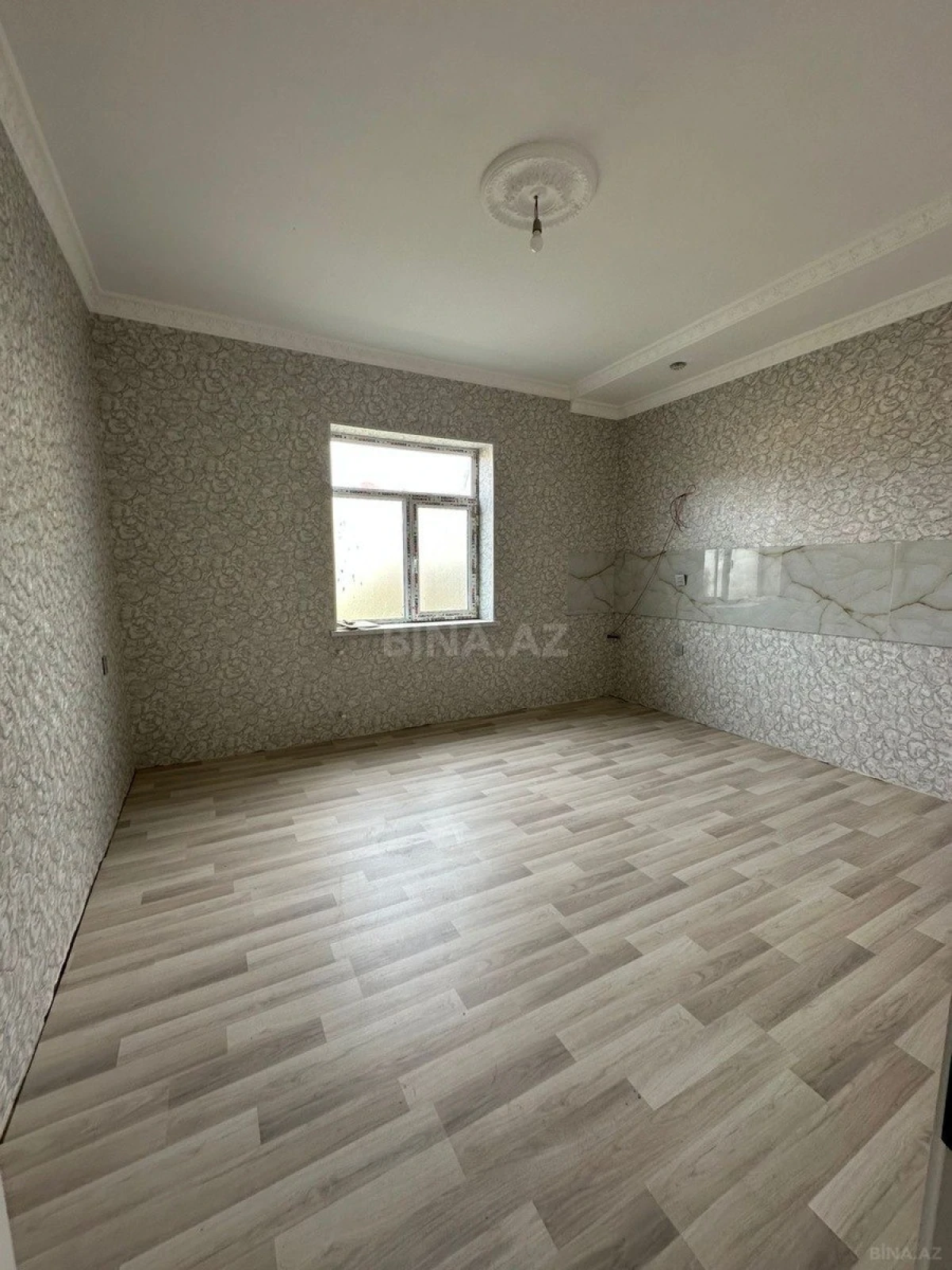 Satılır 6 otaqlı həyət evi 180 m²
