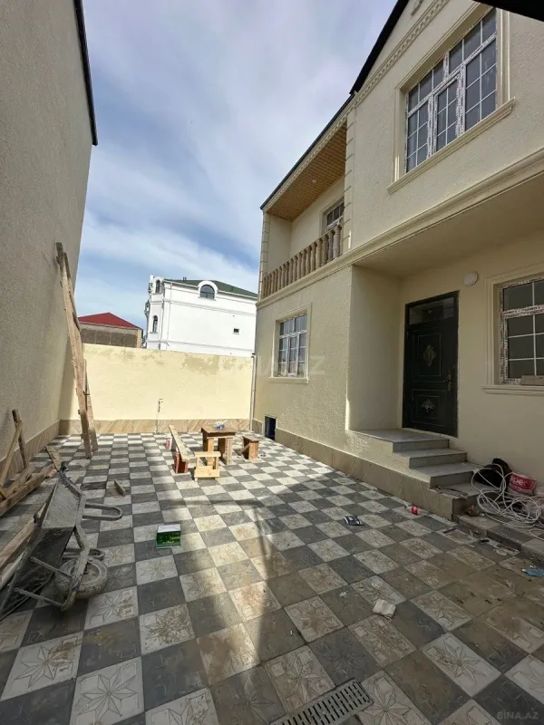 Satılır 6 otaqlı həyət evi 180 m²