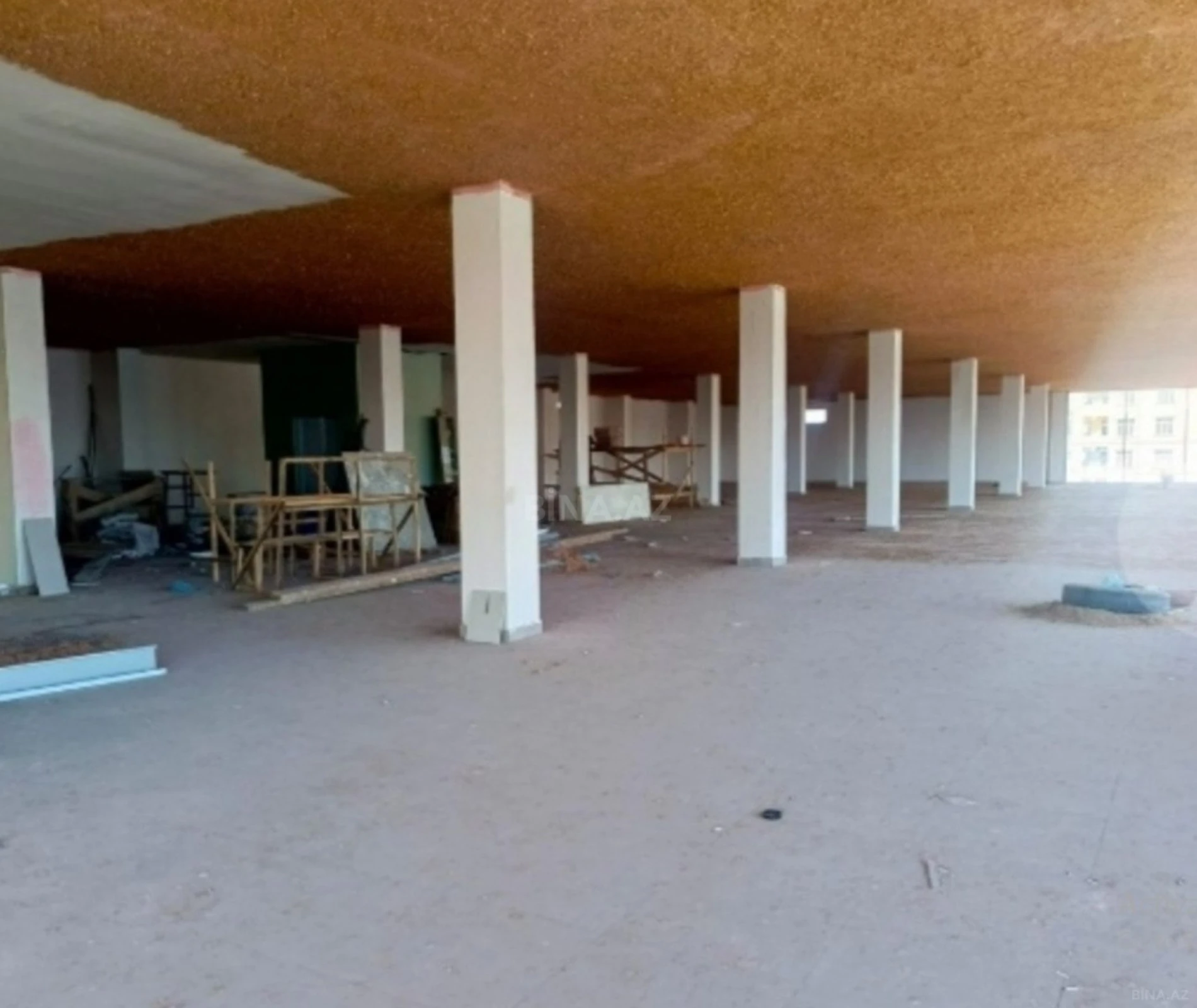 Kirayə verilir obyekt 950 m²