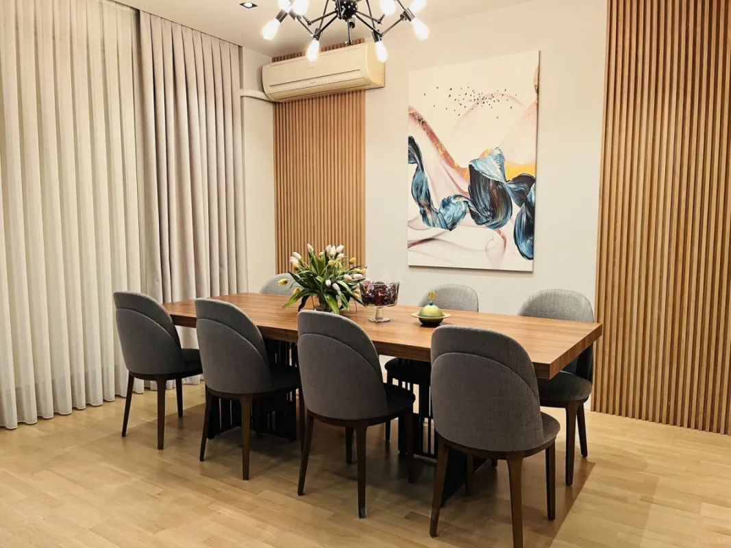 Satılır 3 otaqlı mənzil 148.5 m²