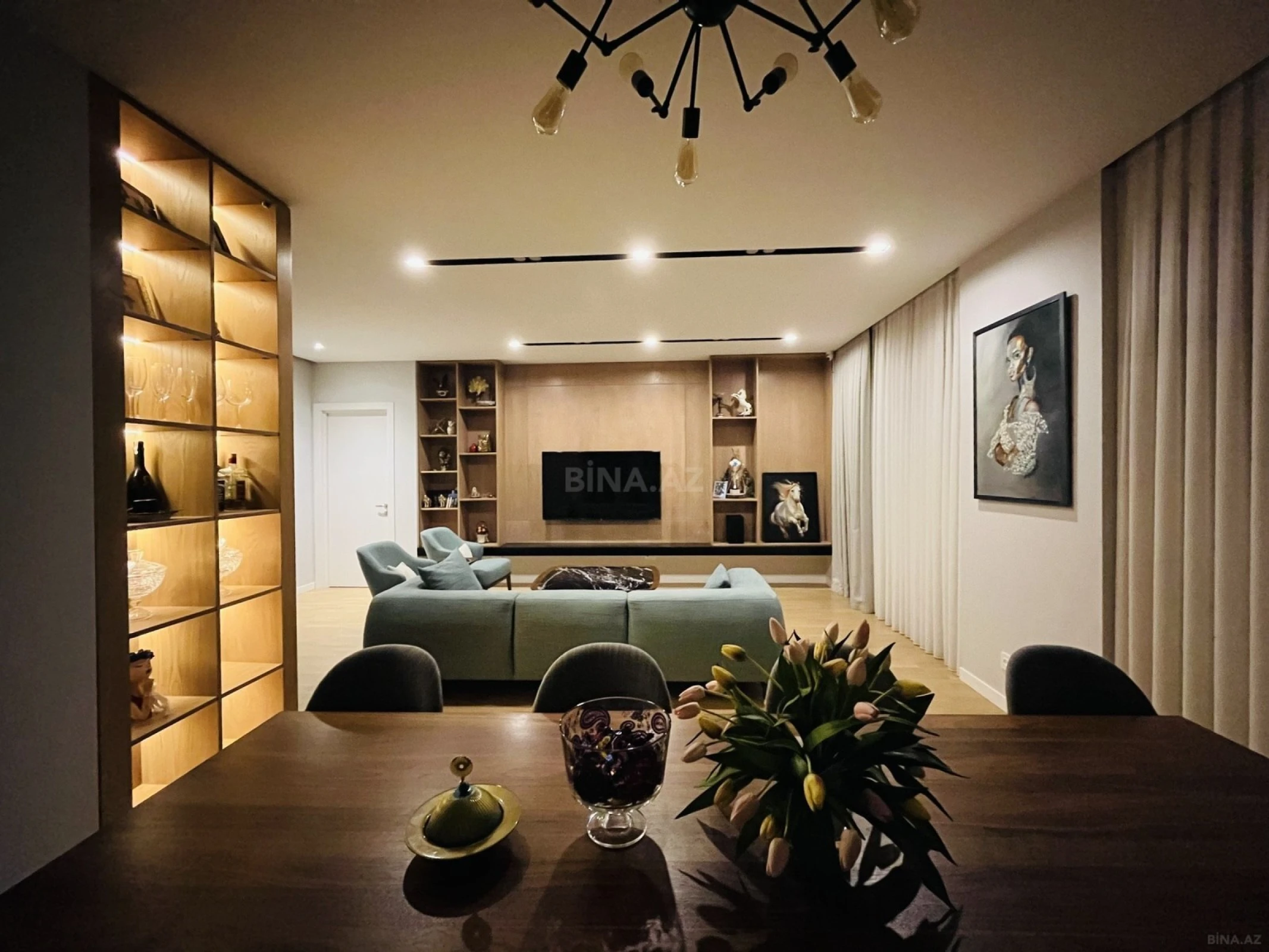 Satılır 3 otaqlı mənzil 148.5 m²