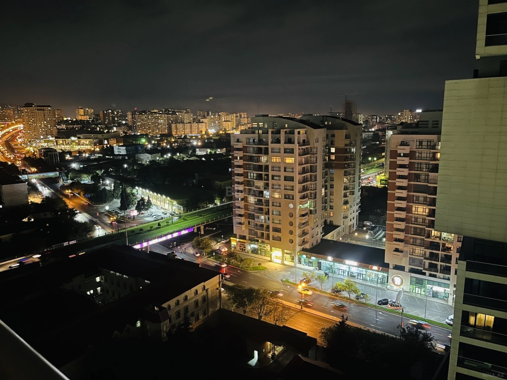 Satılır 3 otaqlı mənzil 148.5 m²