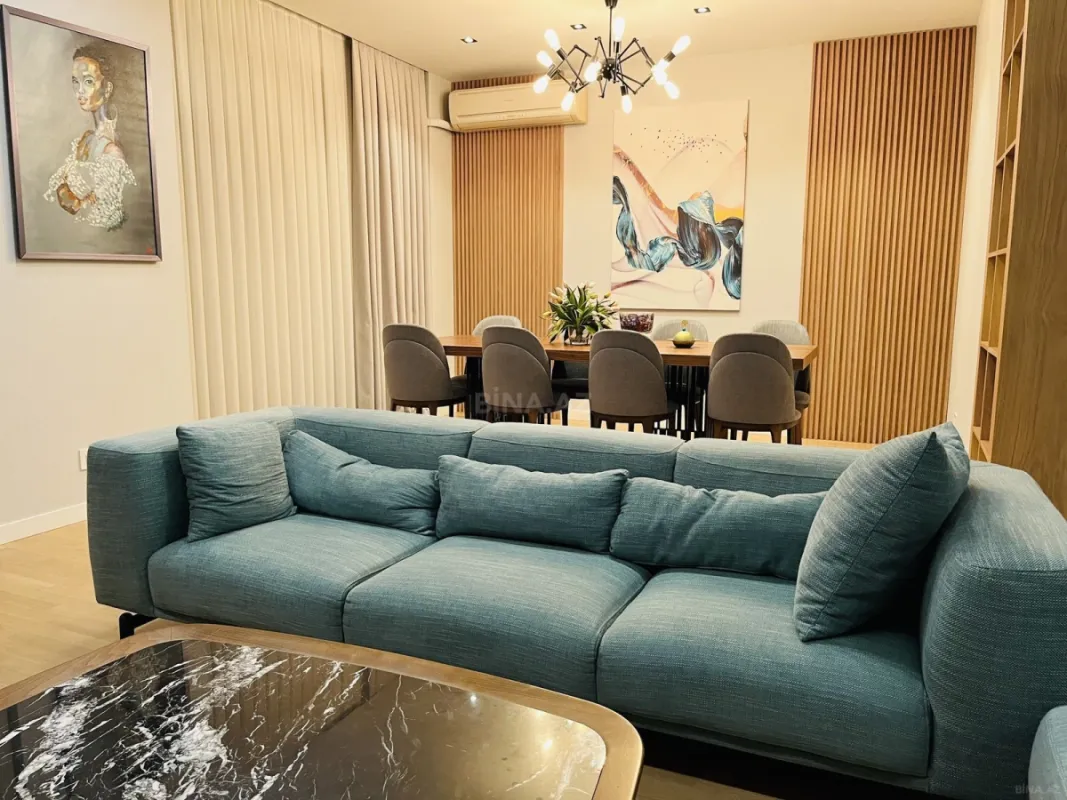 Satılır 3 otaqlı mənzil 148.5 m²