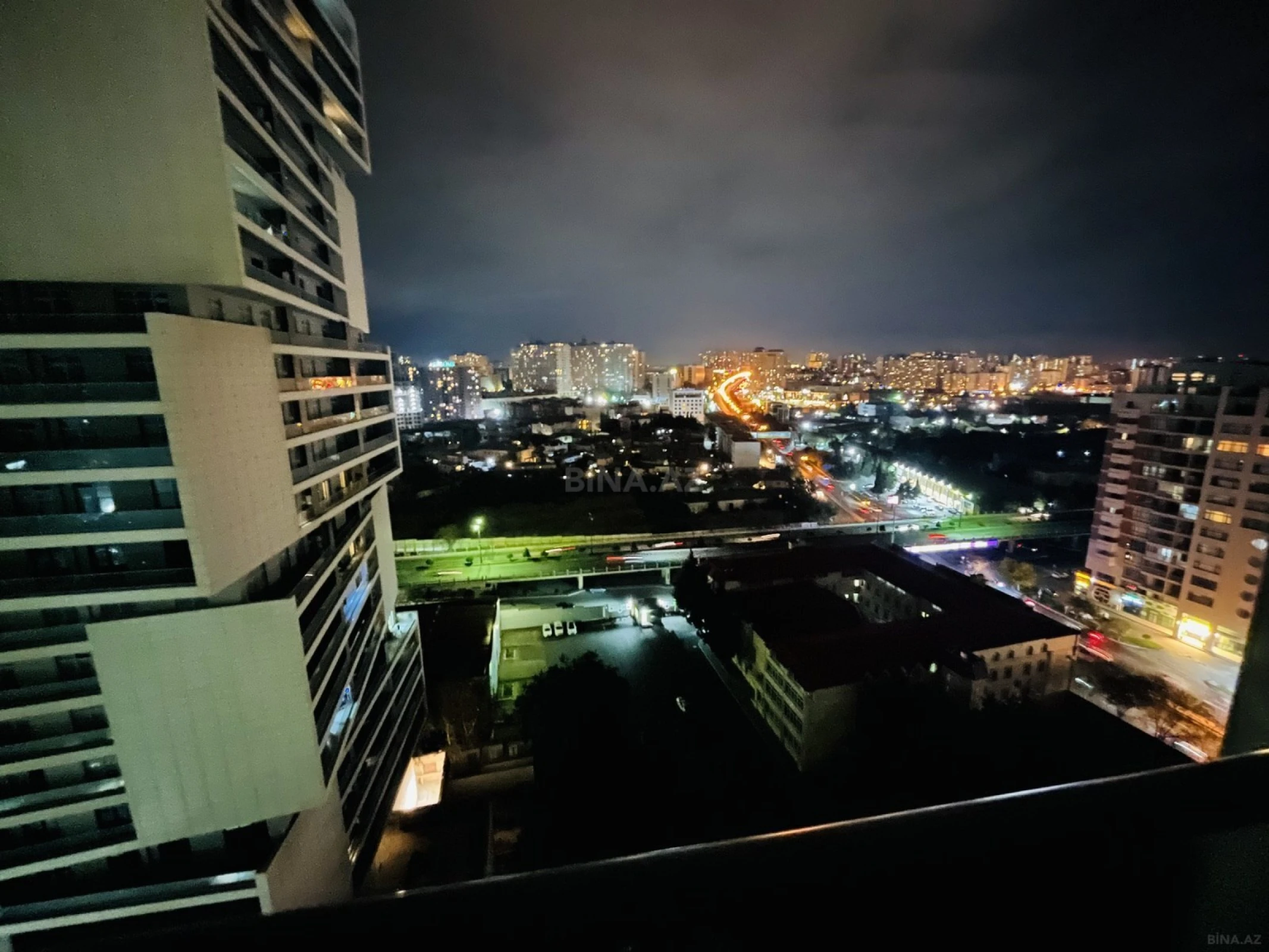 Satılır 3 otaqlı mənzil 148.5 m²