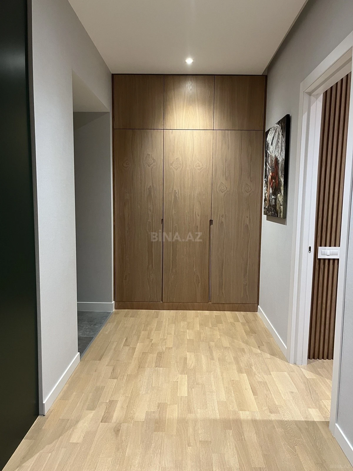 Satılır 3 otaqlı mənzil 148.5 m²