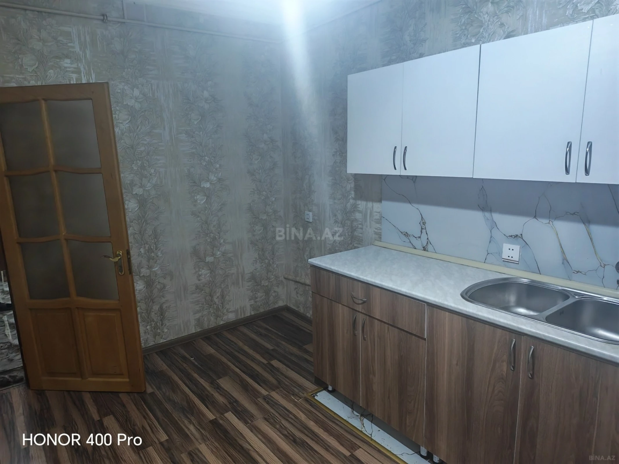 Kirayə verilir 2 otaqlı mənzil 60 m²