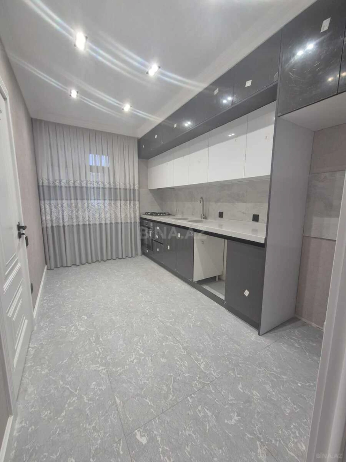 Satılır 3 otaqlı mənzil 85 m²