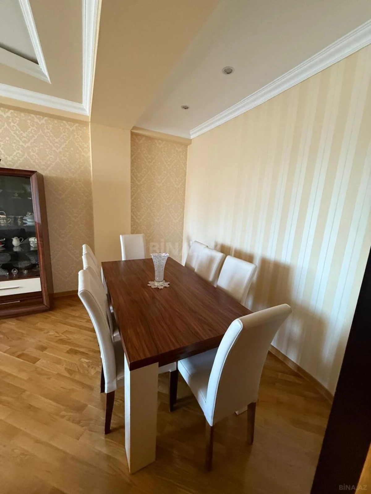 Satılır 3 otaqlı mənzil 120 m²