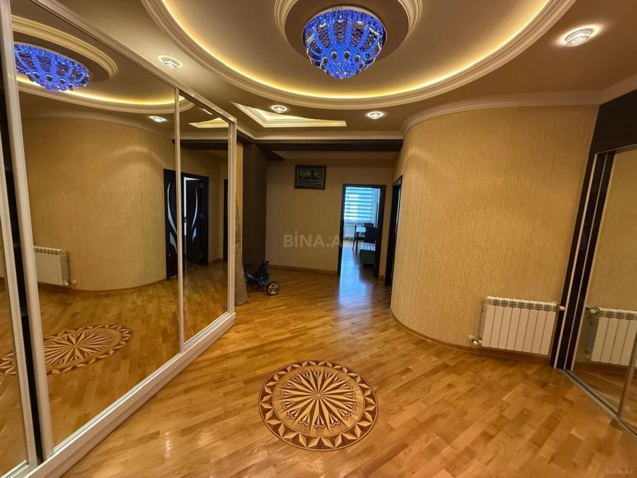 Satılır 3 otaqlı mənzil 120 m²