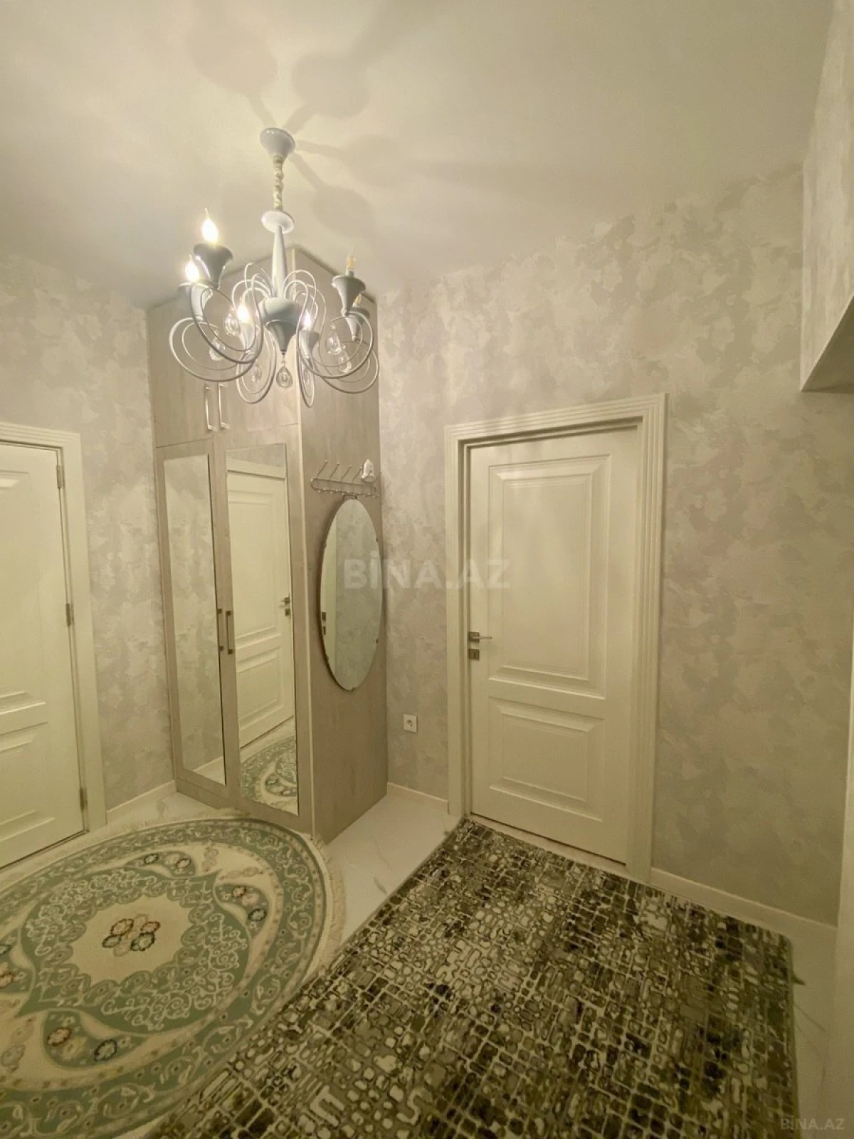 Kirayə verilir 2 otaqlı mənzil 60 m²