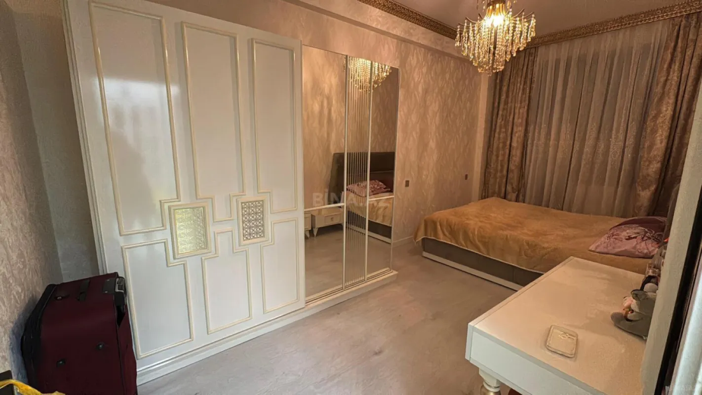 Satılır 2 otaqlı mənzil 65 m²