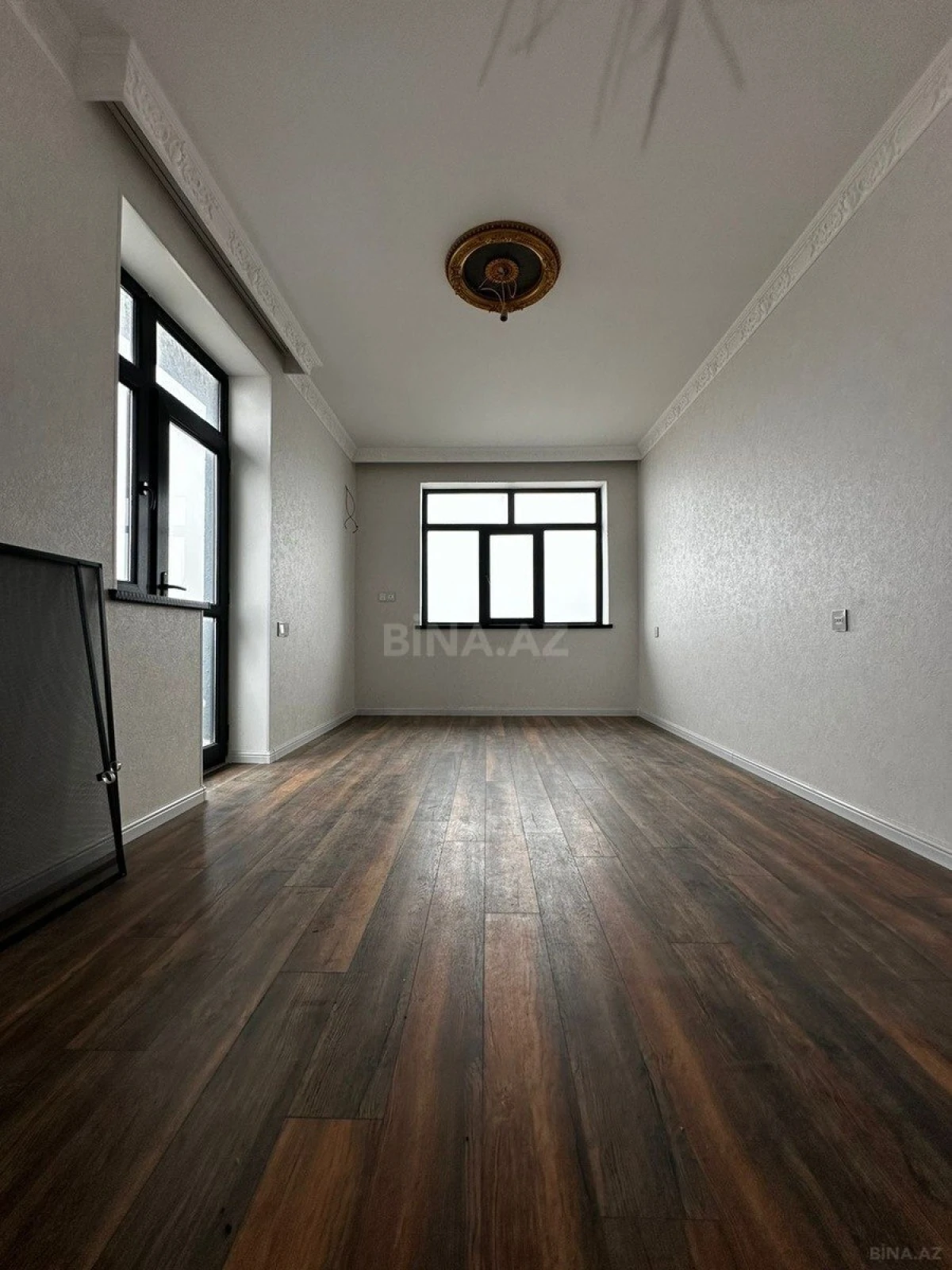 Satılır 3 otaqlı mənzil 83 m²