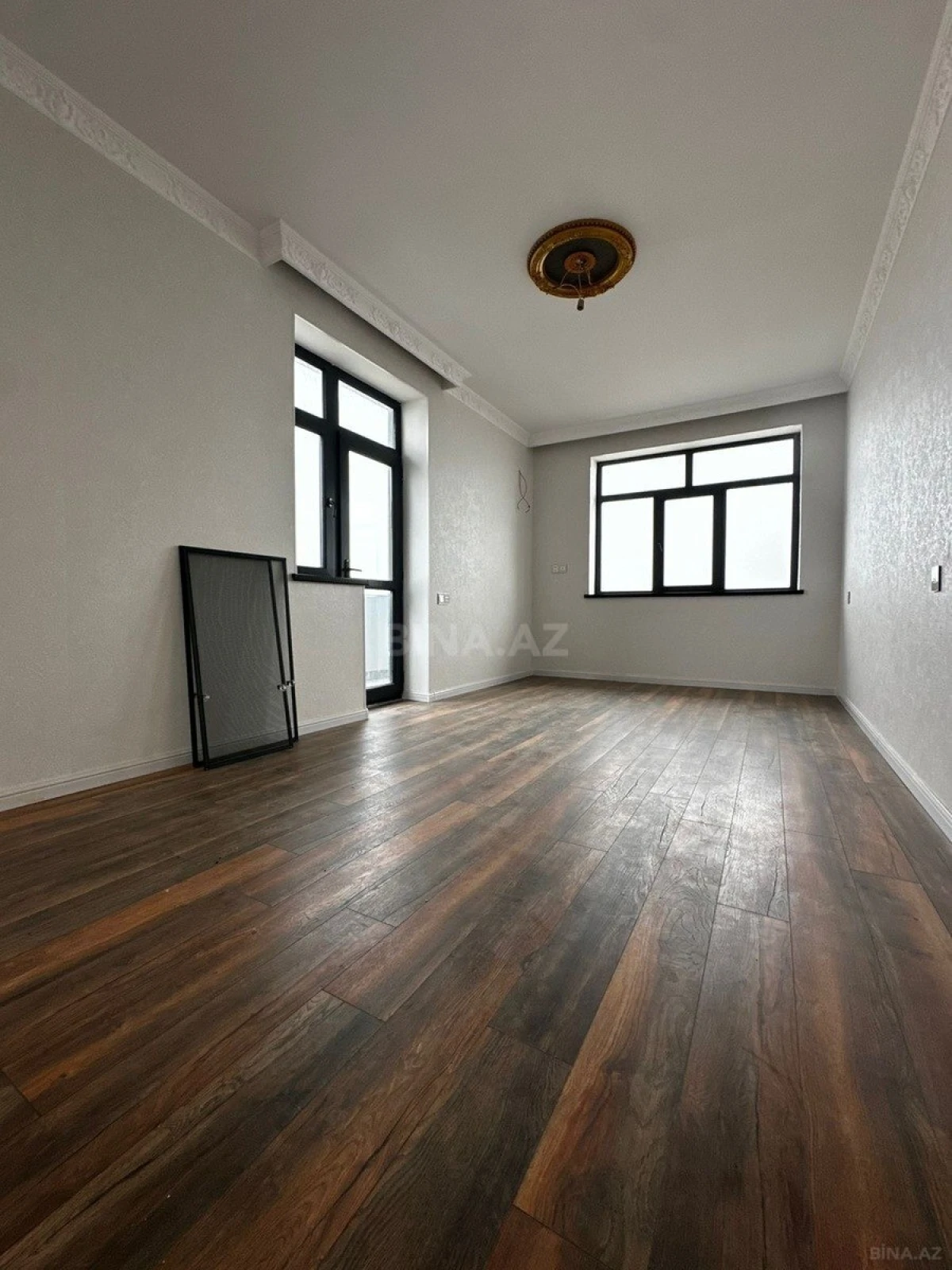Satılır 3 otaqlı mənzil 83 m²