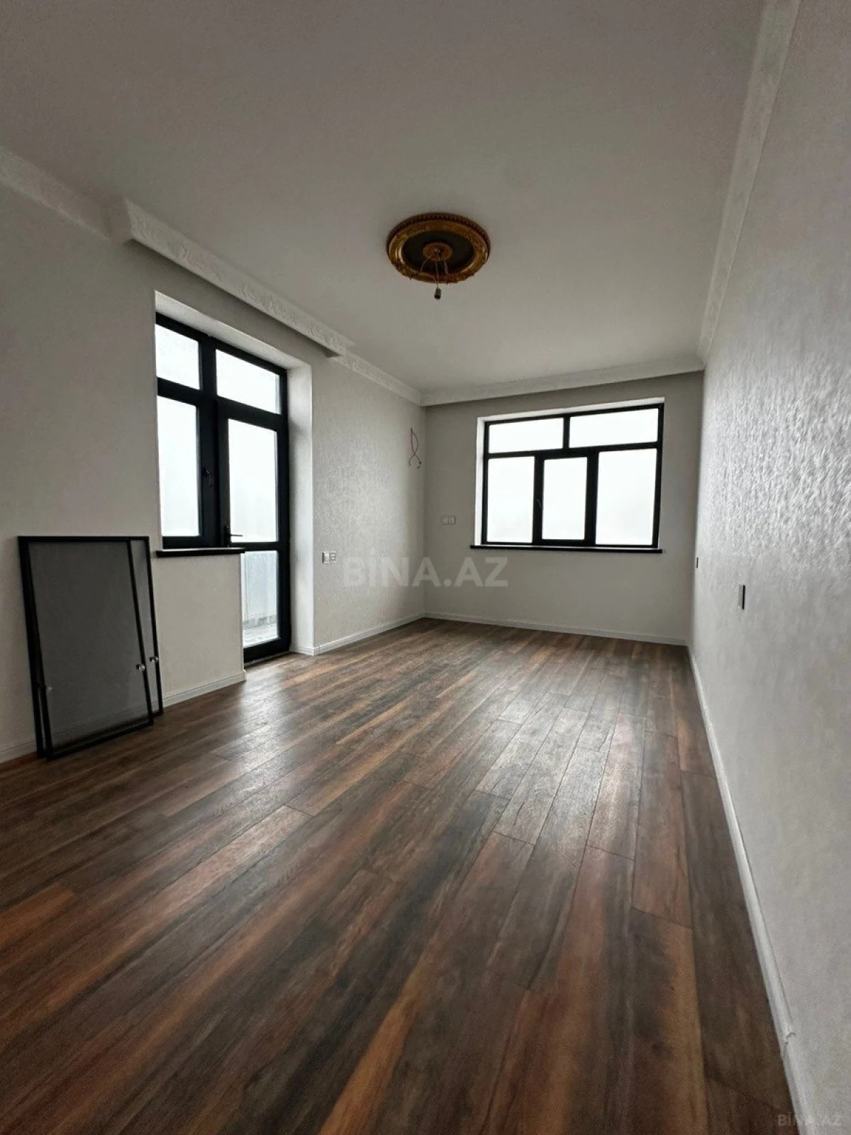 Satılır 3 otaqlı mənzil 83 m²