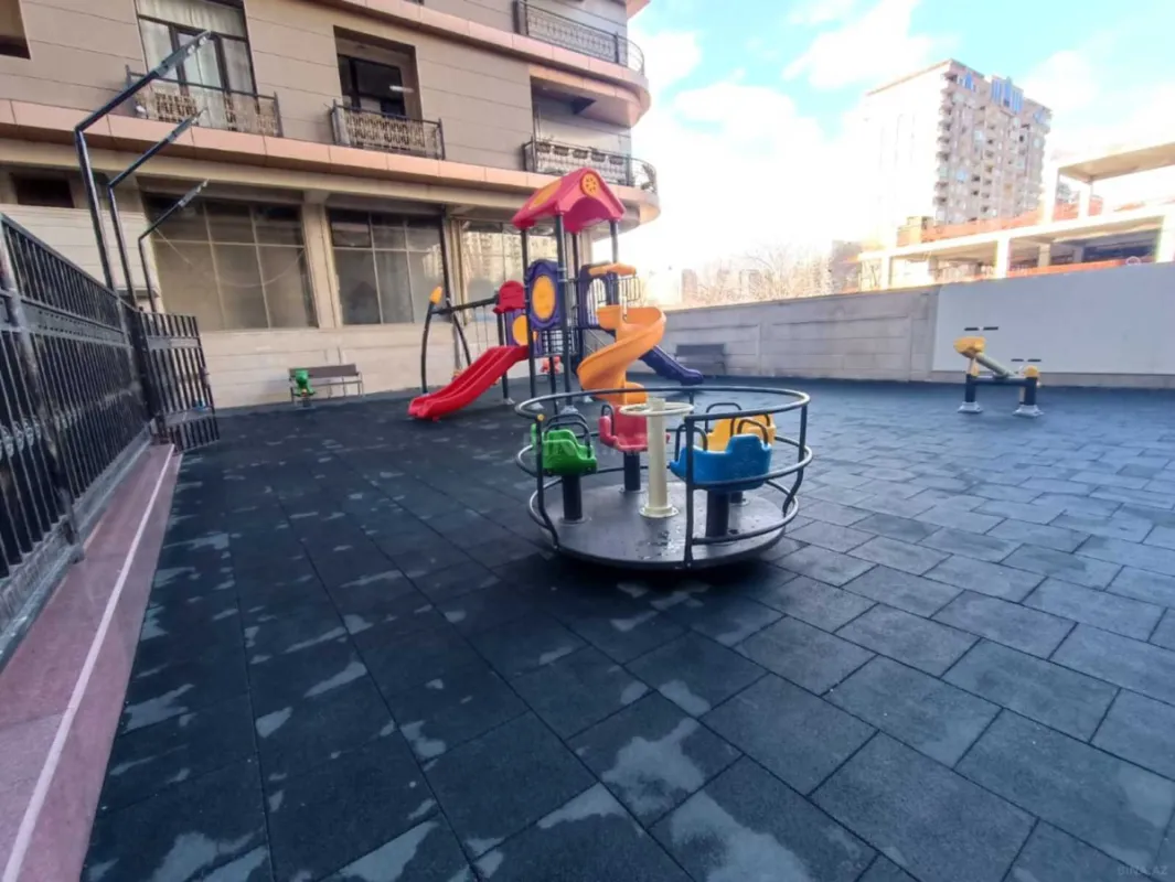 Kirayə verilir 3 otaqlı ofis 104 m²