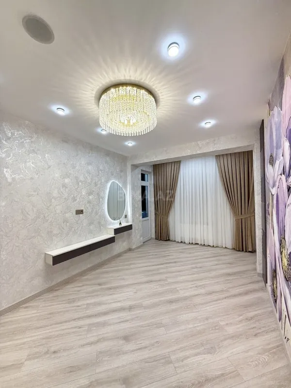 Satılır 3 otaqlı mənzil 110 m²
