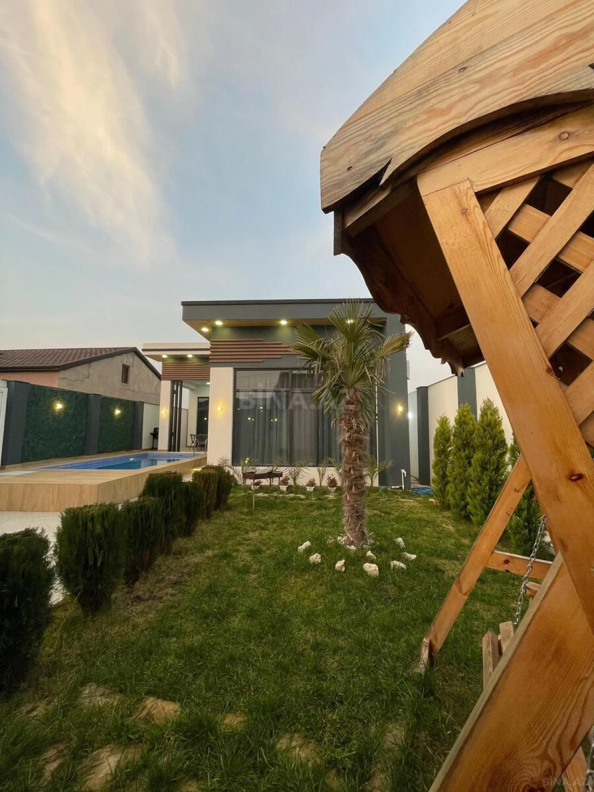 Kirayə verilir 5 otaqlı həyət evi 300 m²