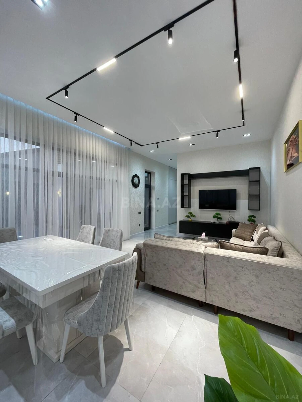 Kirayə verilir 5 otaqlı həyət evi 300 m²