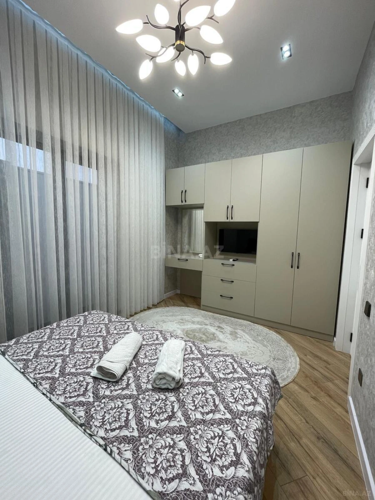 Kirayə verilir 5 otaqlı həyət evi 300 m²