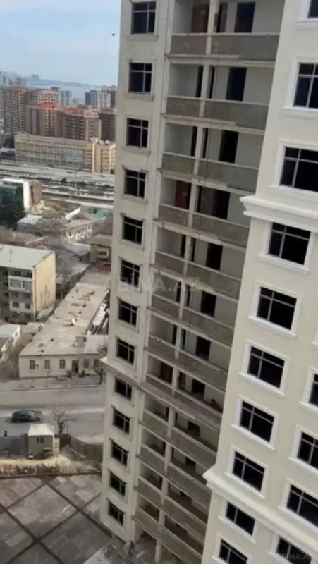 Satılır 3 otaqlı mənzil 91 m²