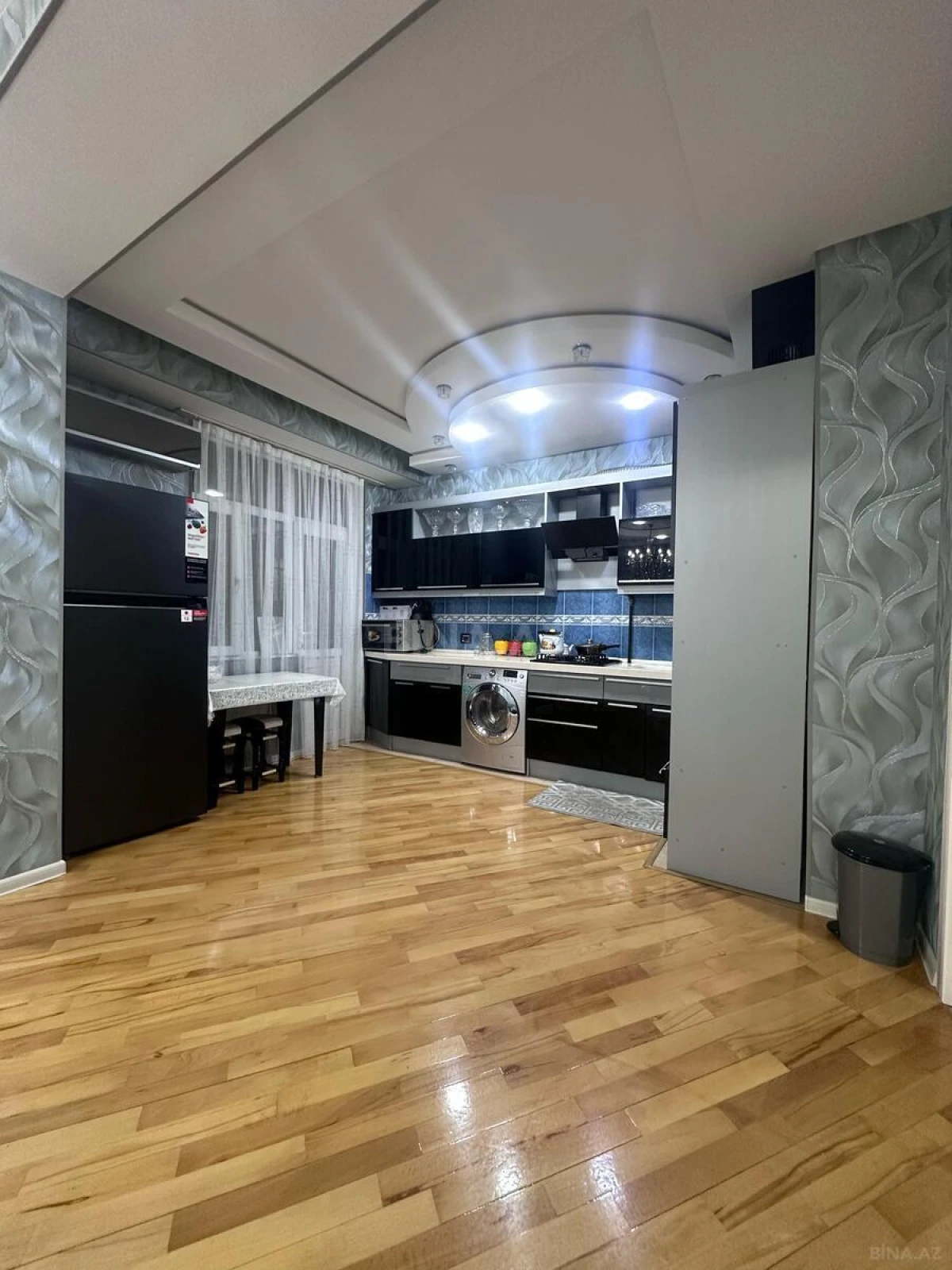 Satılır 3 otaqlı mənzil 107 m²