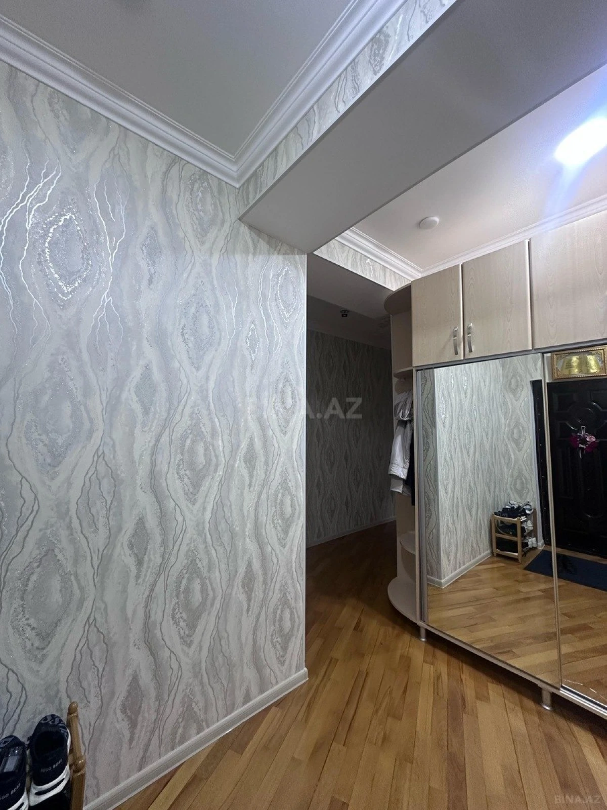 Satılır 3 otaqlı mənzil 107 m²