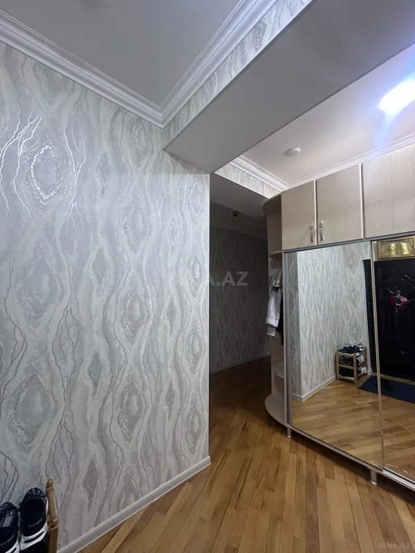 Satılır 3 otaqlı mənzil 107 m²